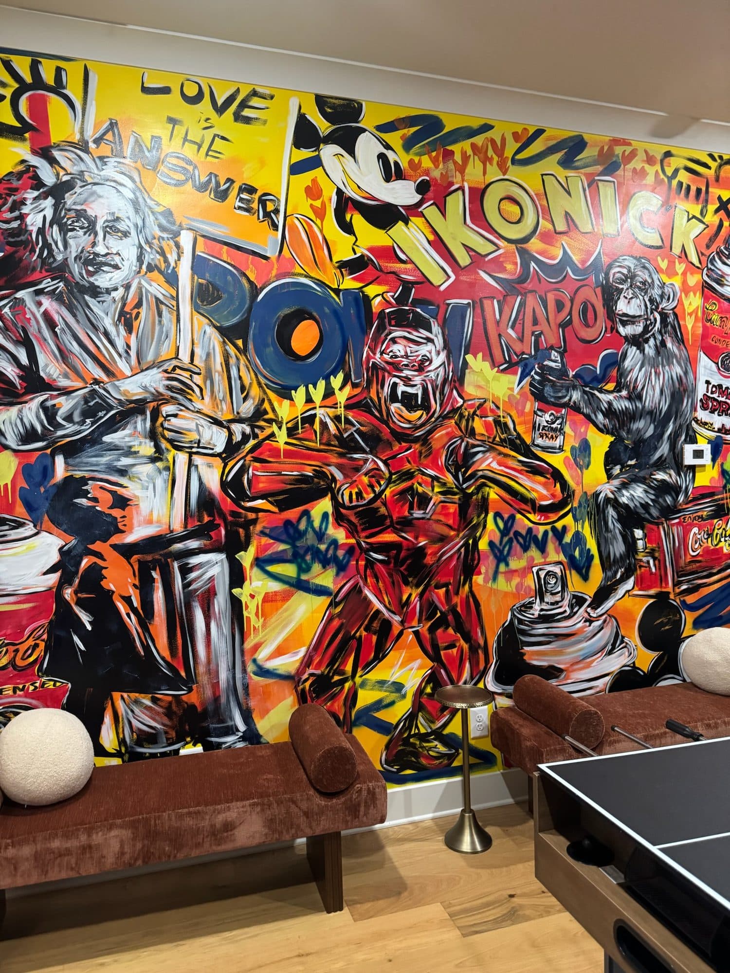 KAPOW detail 3
